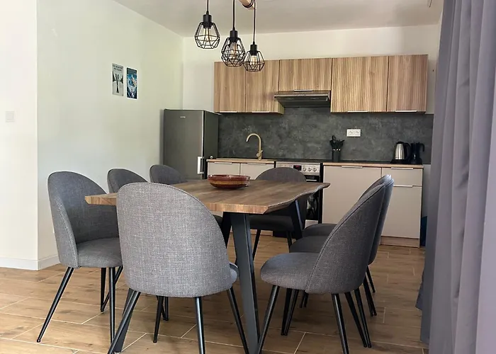 Pri Potoku 1 * Valca